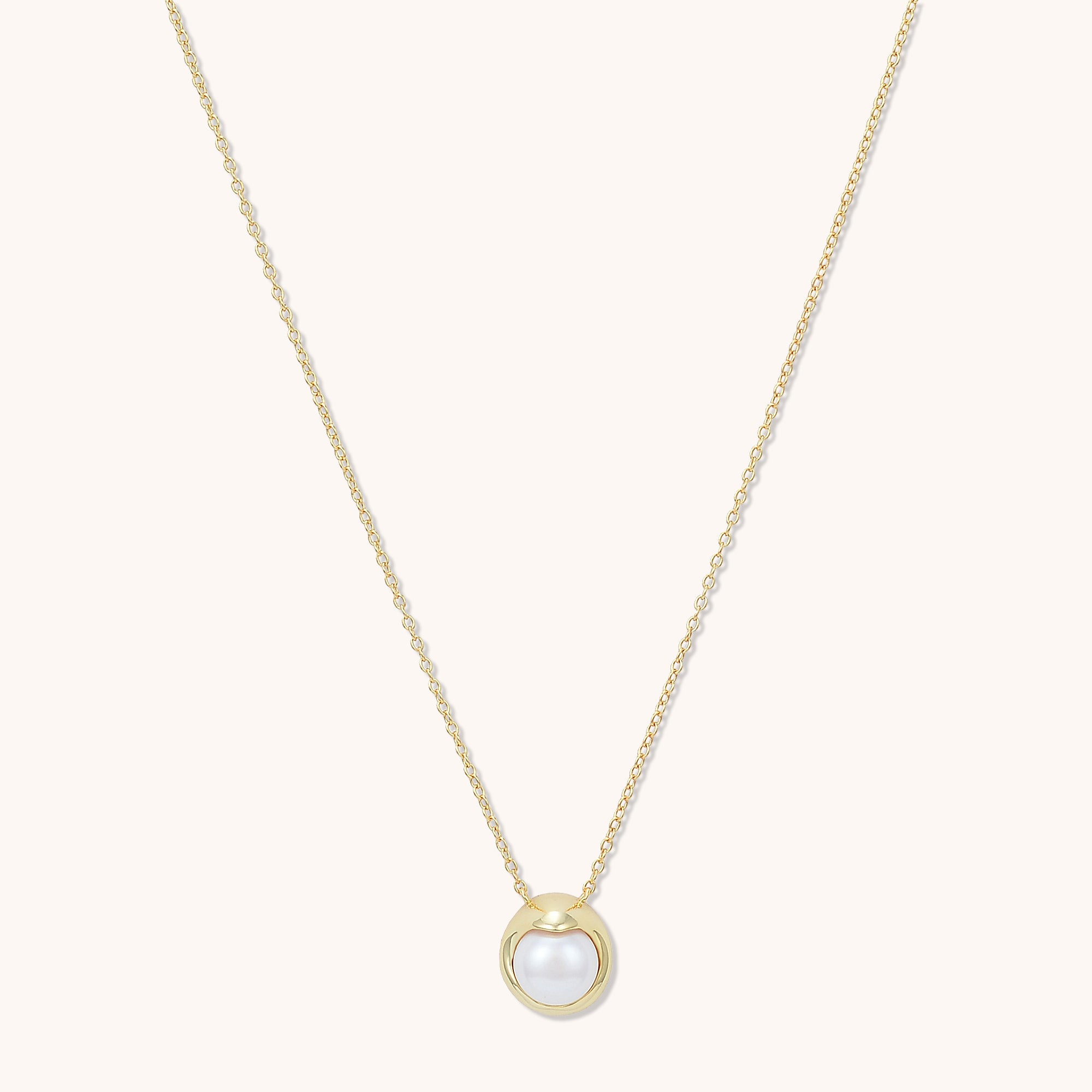 Essence Pearl Necklace Gold
